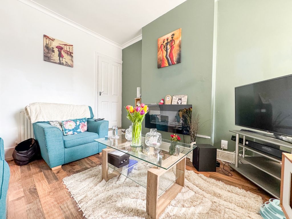 Property photo 2 of 10 4065563