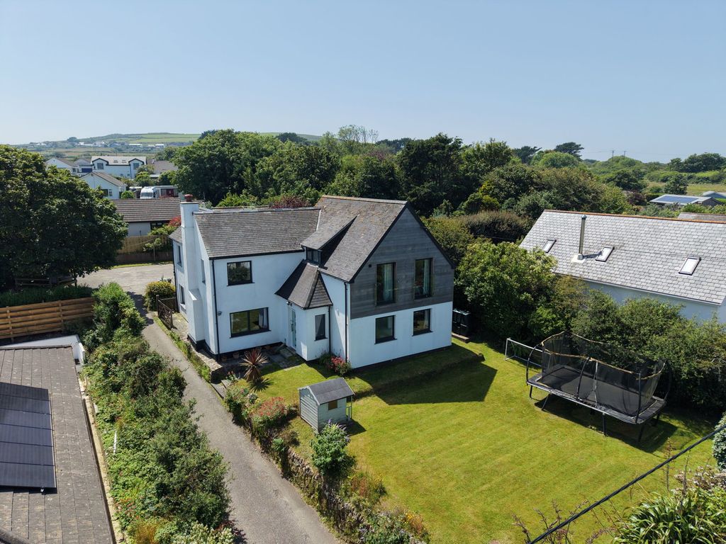 Property photo 1 of 33