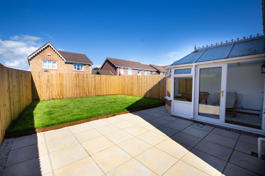 Property photo 2 of 18 Photo 11