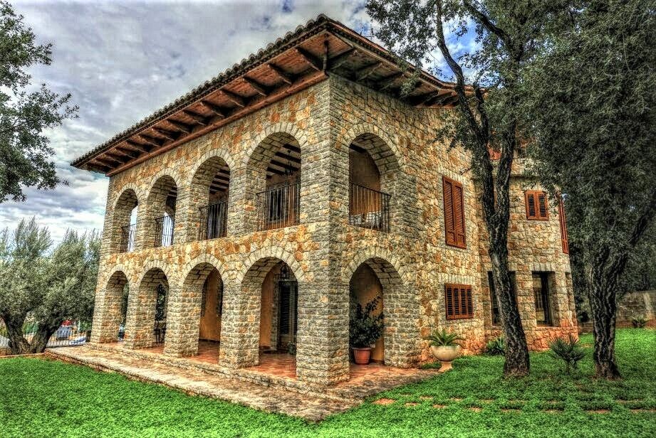 Property photo 3 of 95