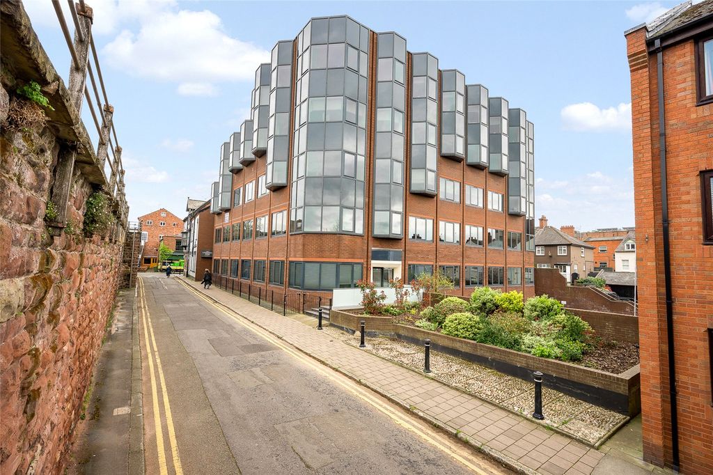 Property photo 1 of 14 Centurion House