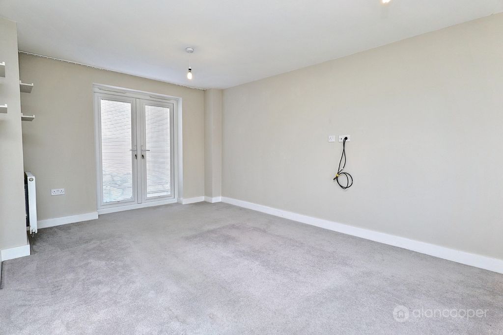 Property photo 2 of 25 5392192