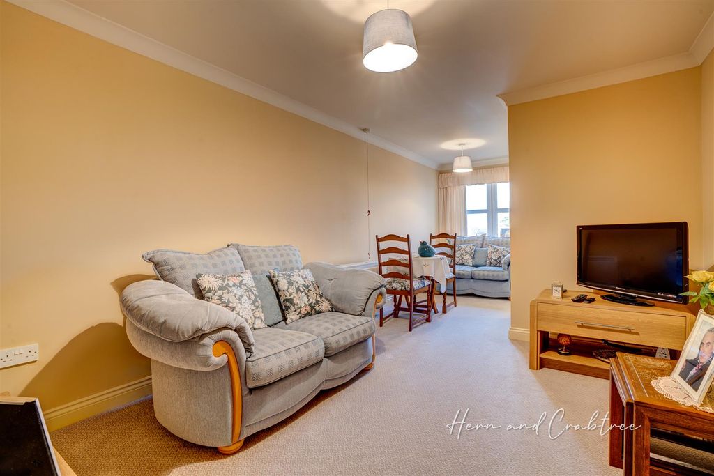 Property photo 2 of 23 Birch Court, Herncrabtree (2).Jpg