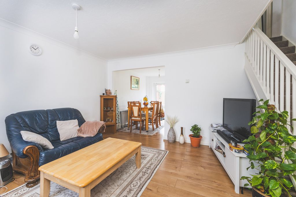 Property photo 3 of 18