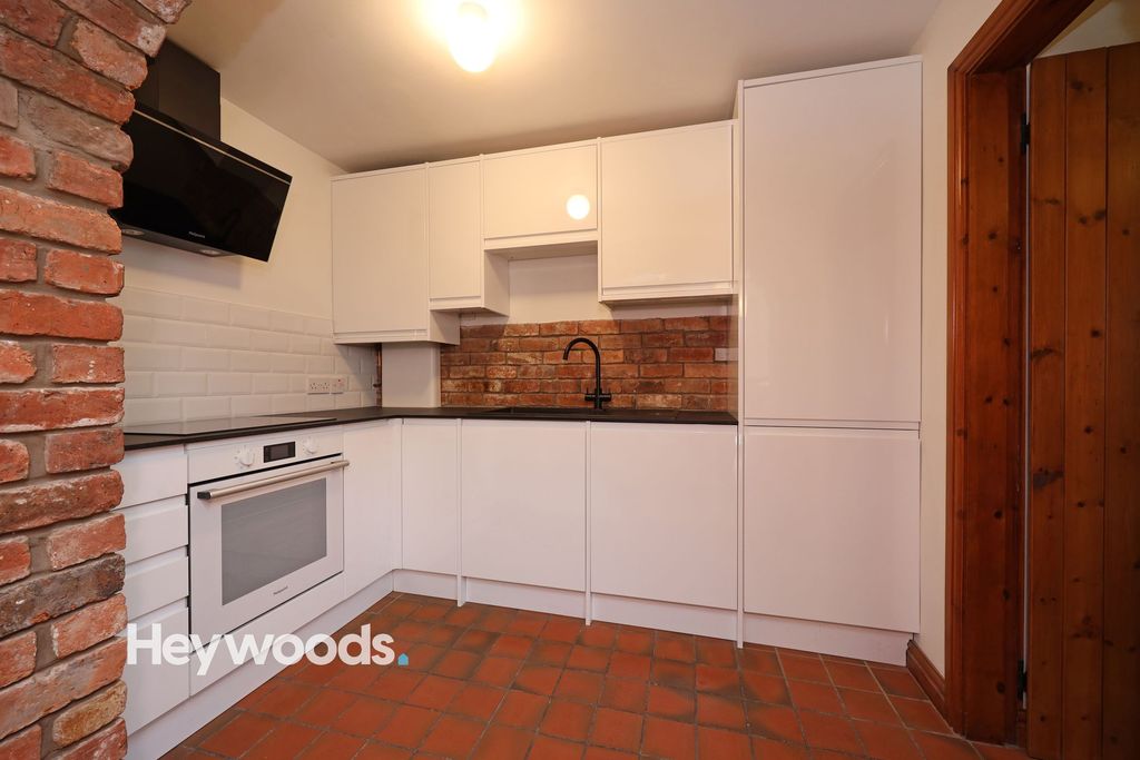 Property photo 3 of 25