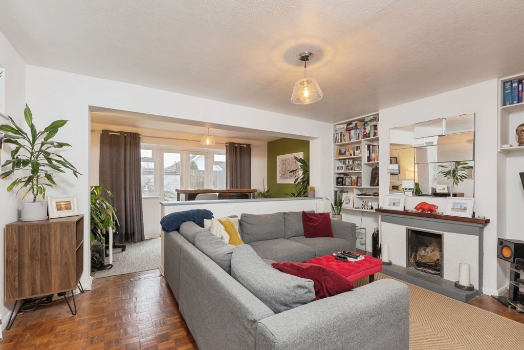 Property photo 3 of 16 Pbox-Img.Jpg