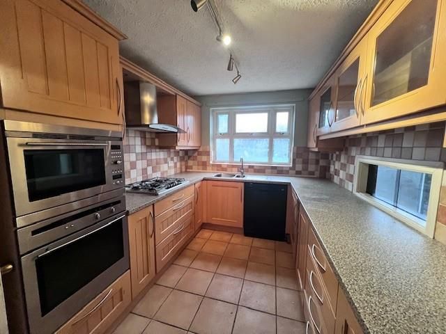 Property photo 3 of 13 126 Portland Kitchen.Jpg