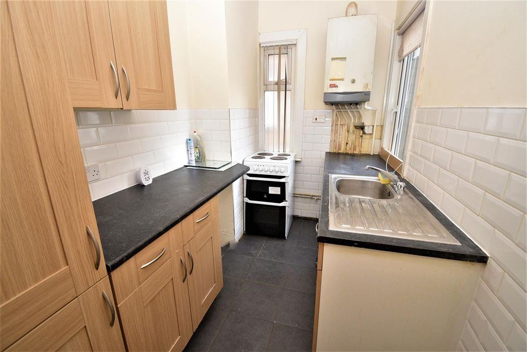 Property photo 3 of 4 Kitchen