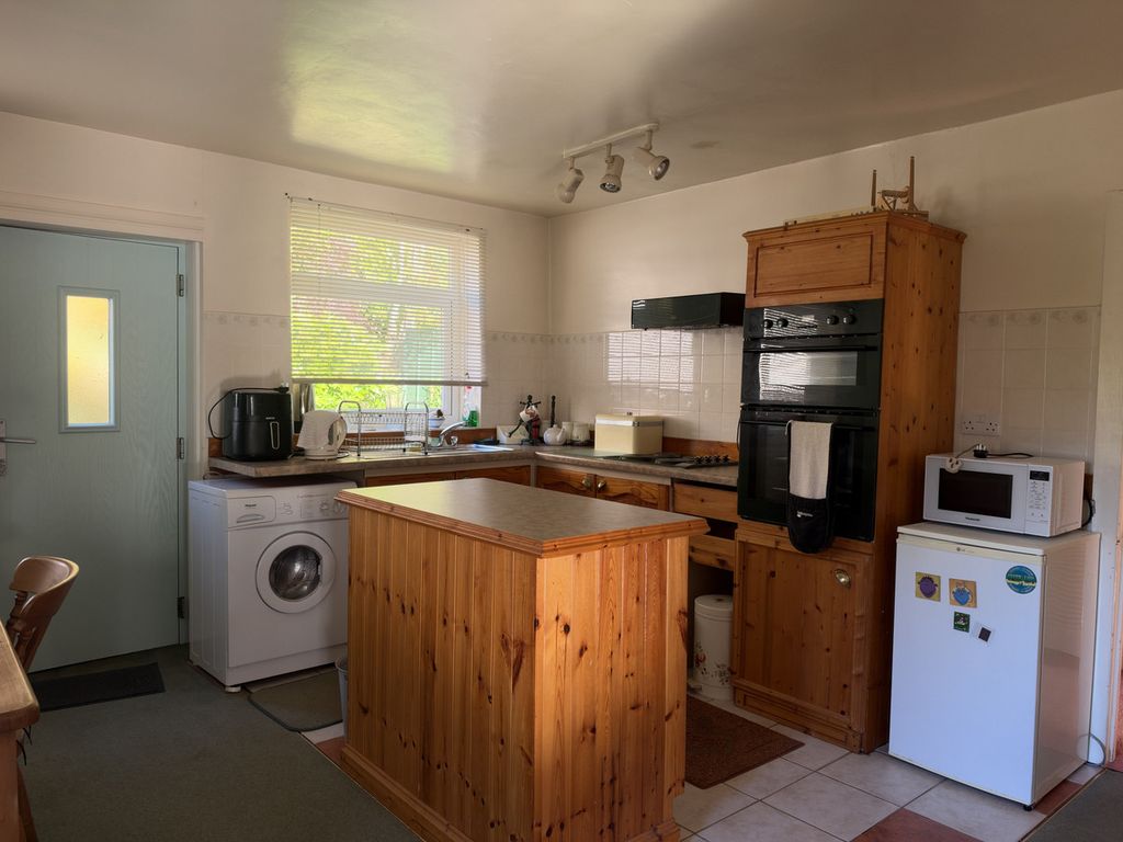 Property photo 3 of 16