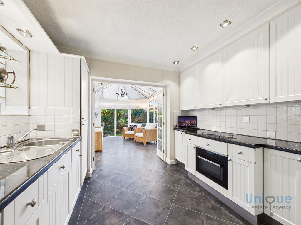 Property photo 3 of 27