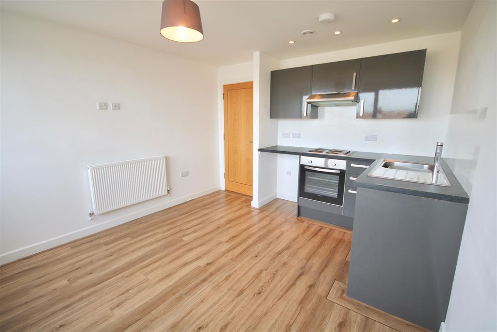 Property photo 2 of 13 CD4Ttj9_L0-Yz_R0Pelwfa.Jpg
