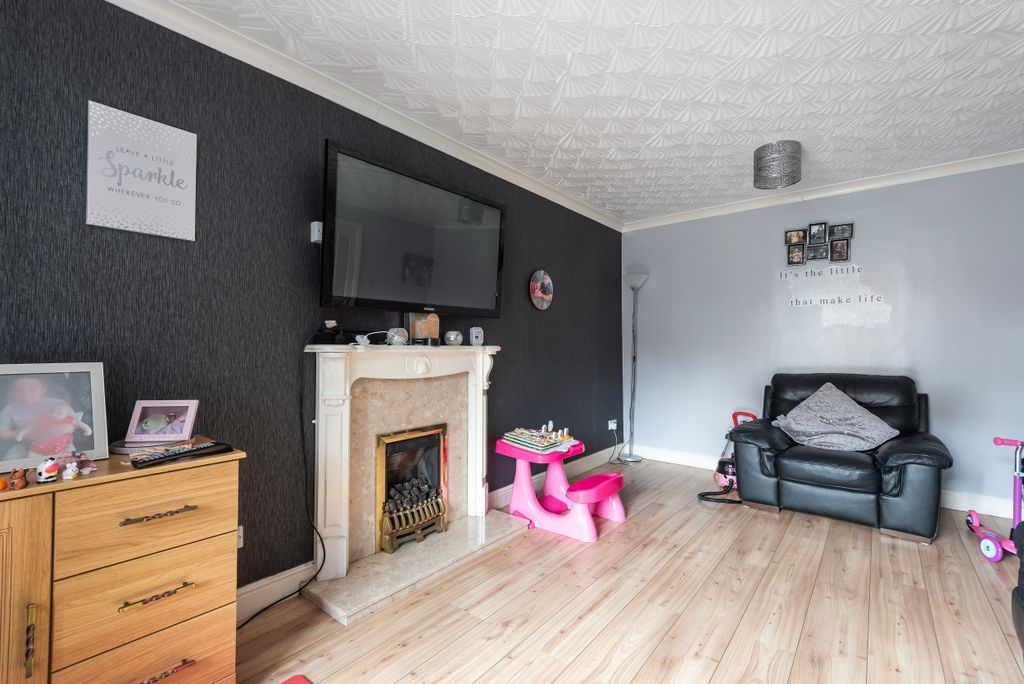 Property photo 3 of 24
