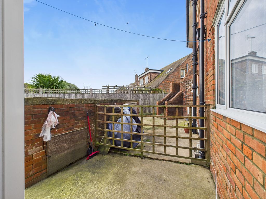 Property photo 2 of 11 Cam04693G0-Pr0058-Still007