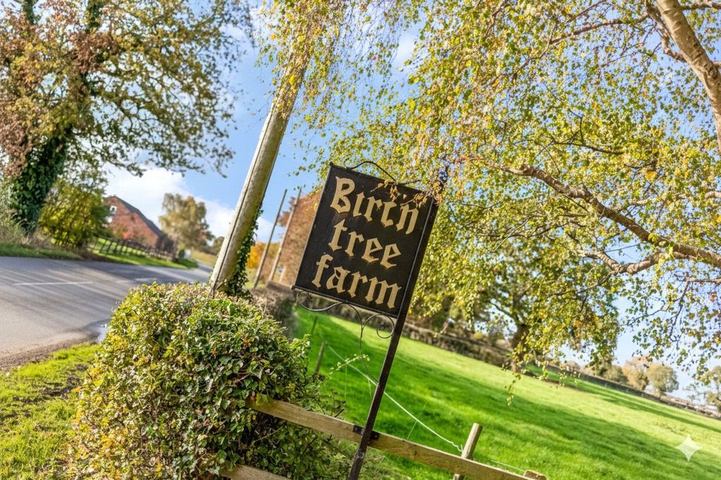 Property photo 1 of 5 Sign