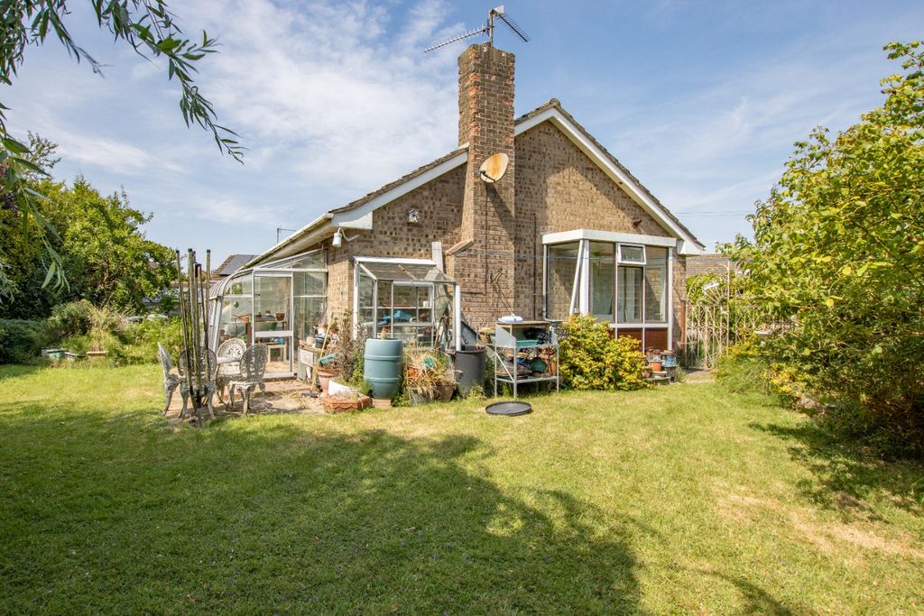 Property photo 3 of 14 5283404
