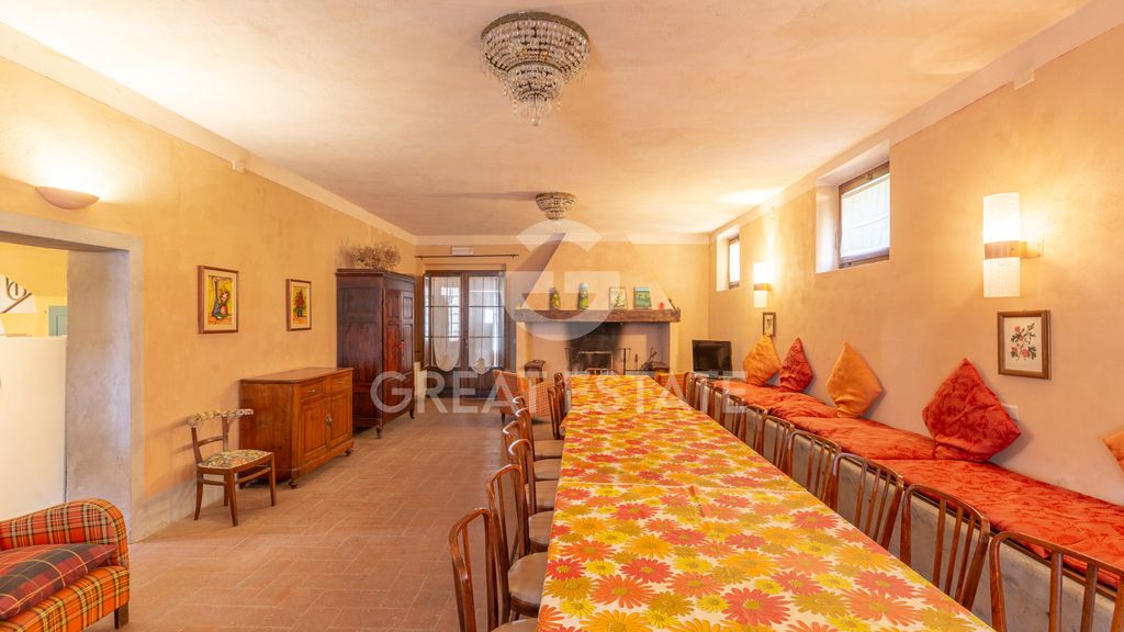 Property photo 2 of 52 Interiors