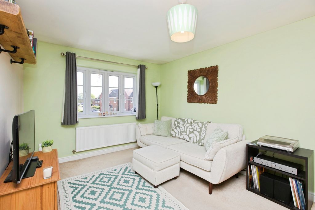 Property photo 2 of 12