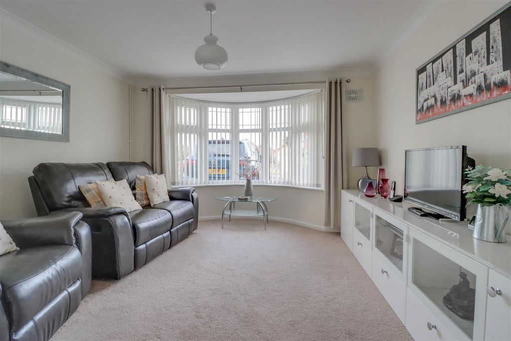 Property photo 3 of 16 19 Laurel Avenue-8.Jpg