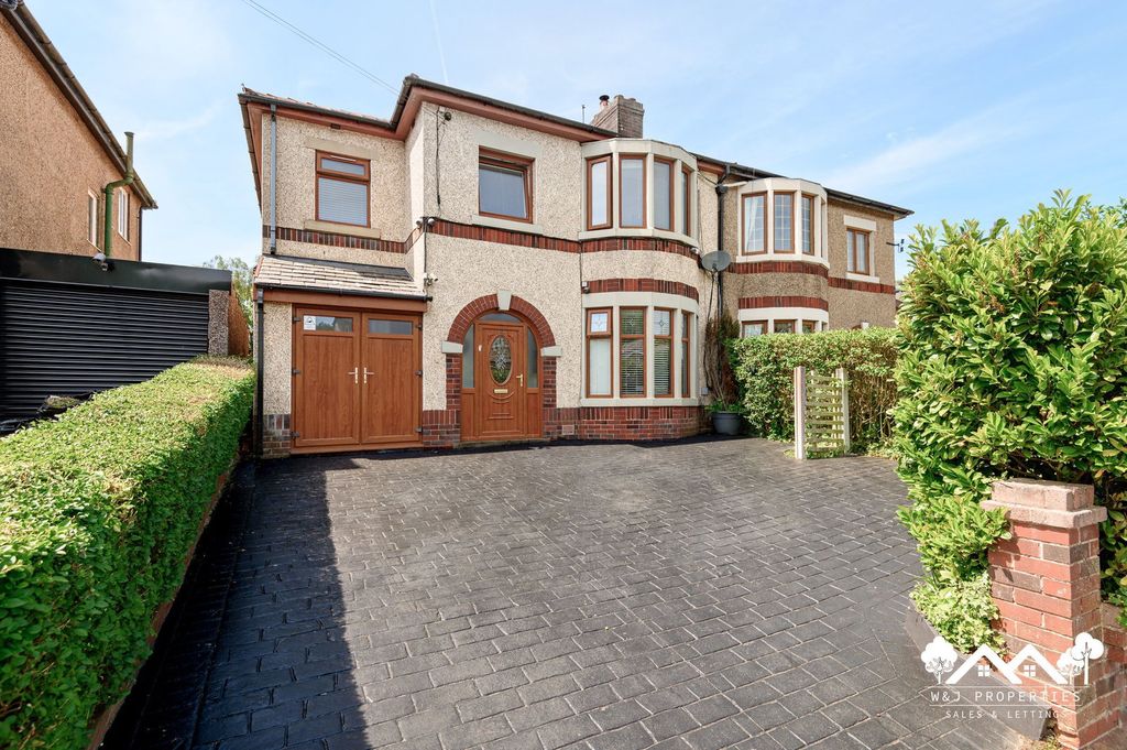 Property photo 2 of 54