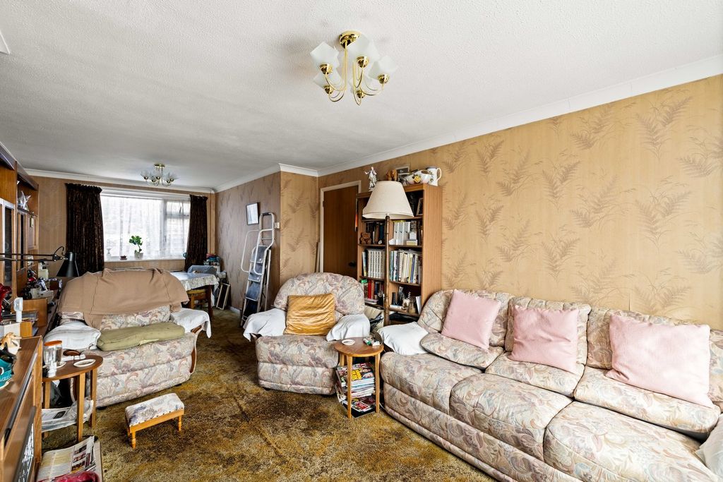 Property photo 3 of 8