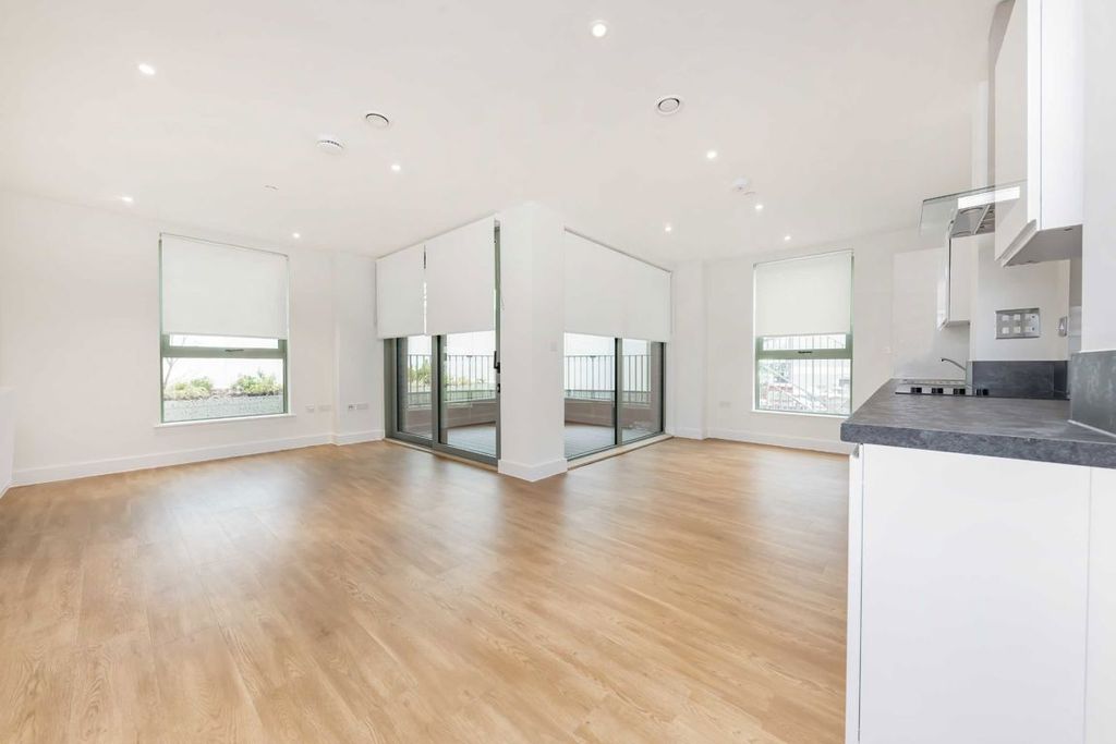 Property photo 1 of 9