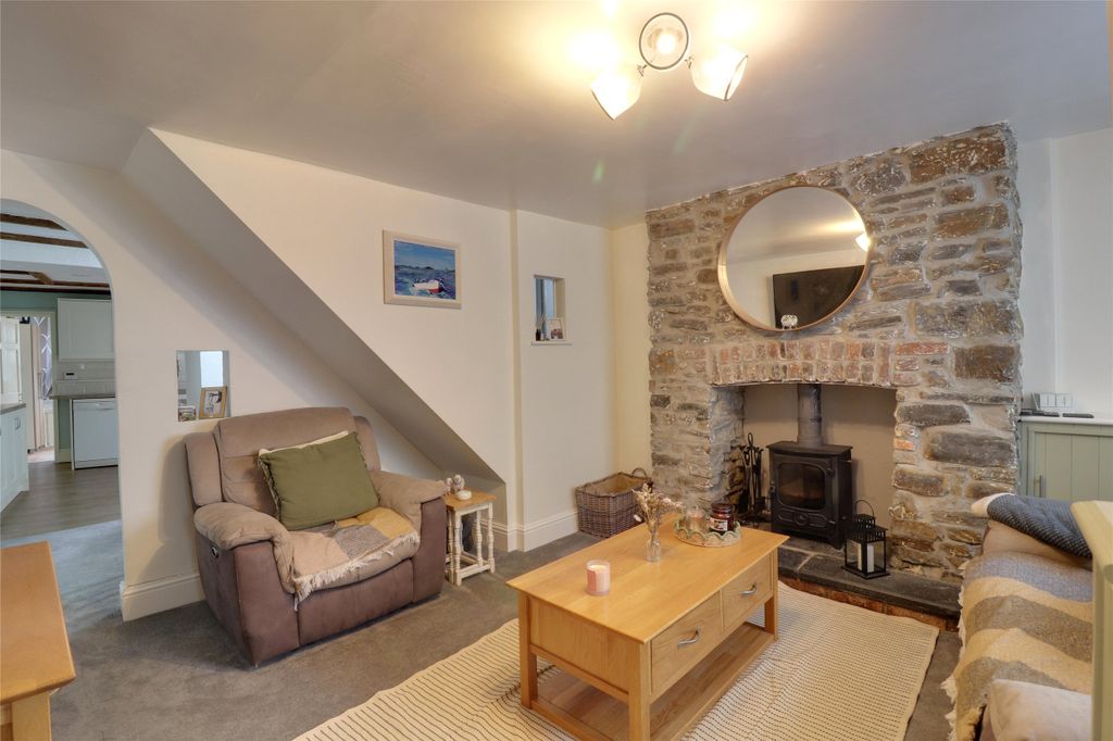 Property photo 3 of 21 4 - Picture No. 03