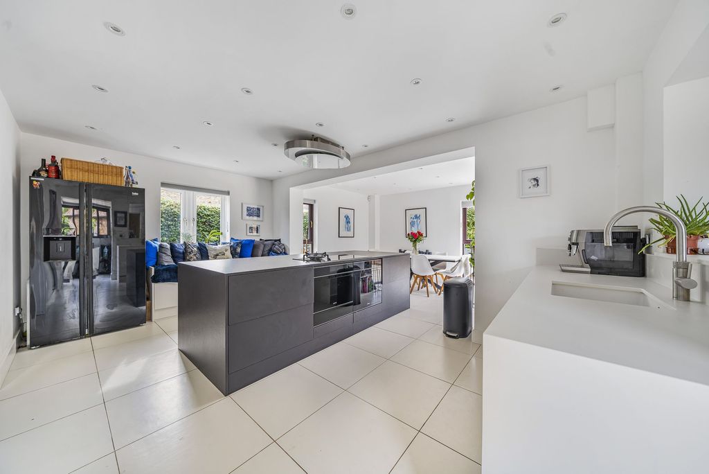 Property photo 2 of 36 Kitchen/Dining Room (2)