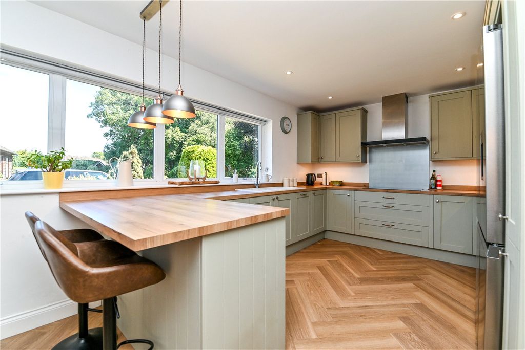Property photo 2 of 18 Picture No. 04