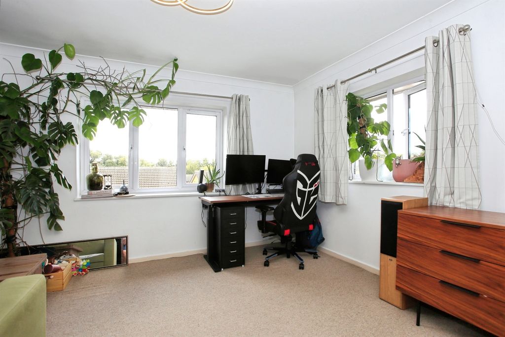 Property photo 3 of 14