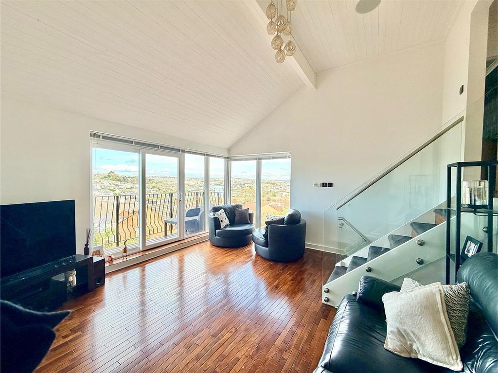 Property photo 3 of 34 2 2.Jpeg