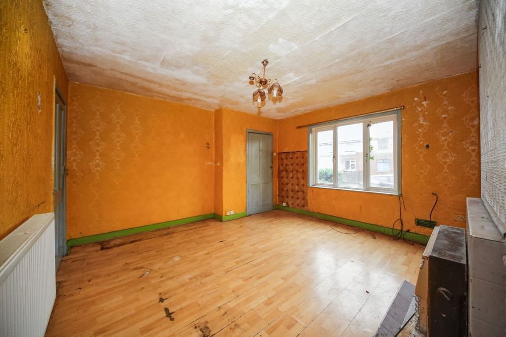 Property photo 3 of 18