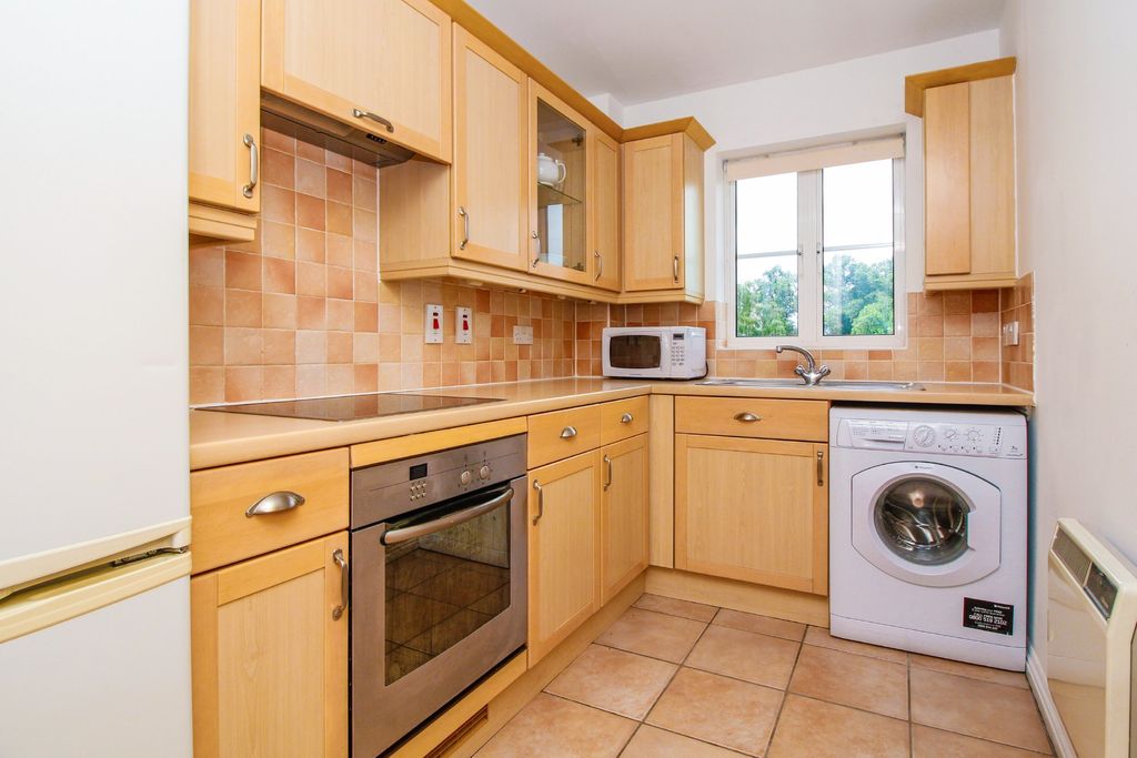 Property photo 2 of 10 Photo 03