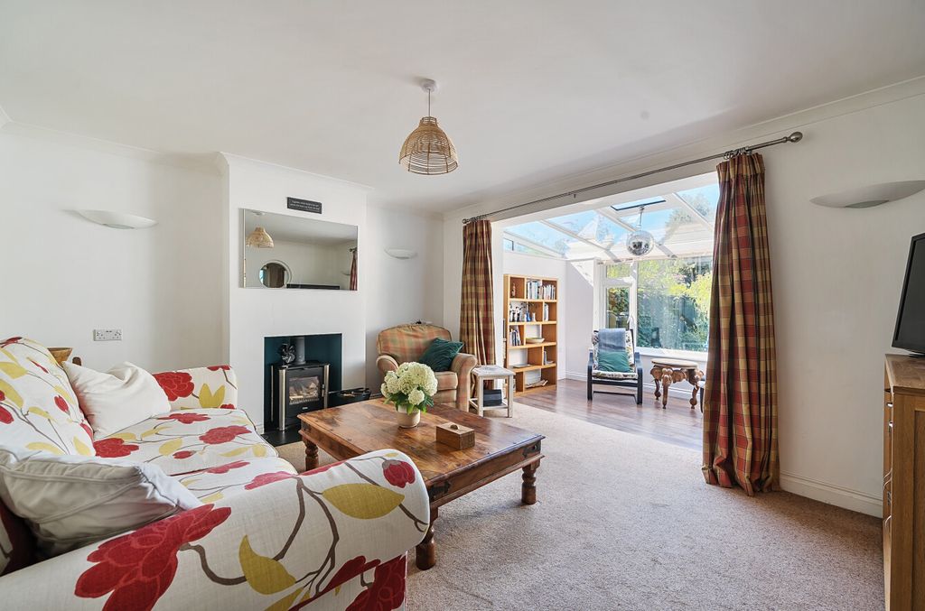 Property photo 2 of 18 1320885-9-686F88B...