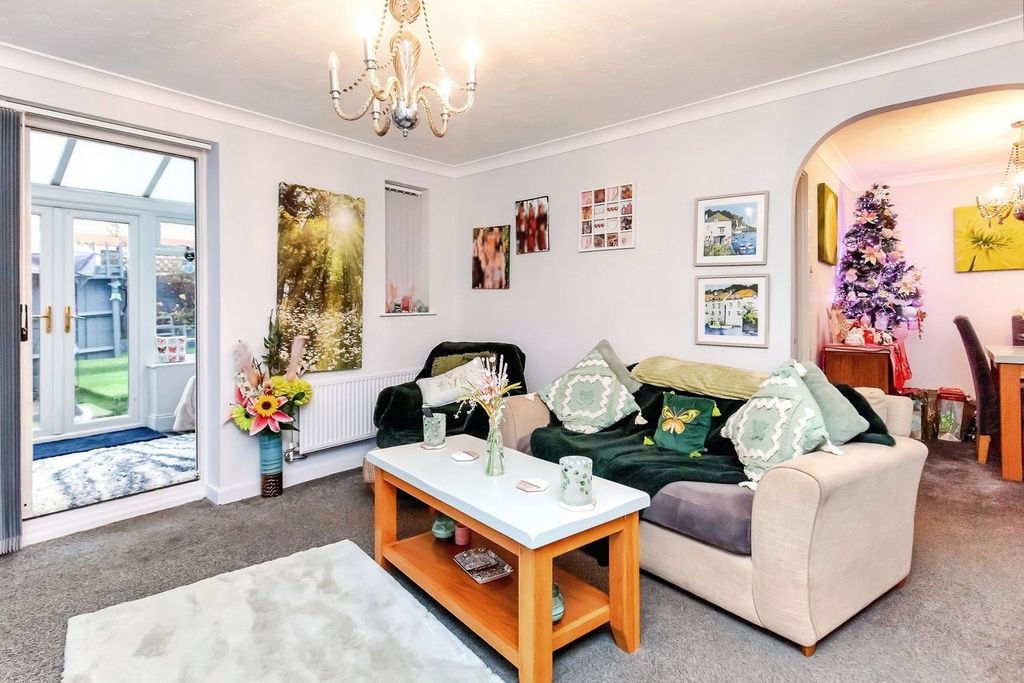 Property photo 3 of 20