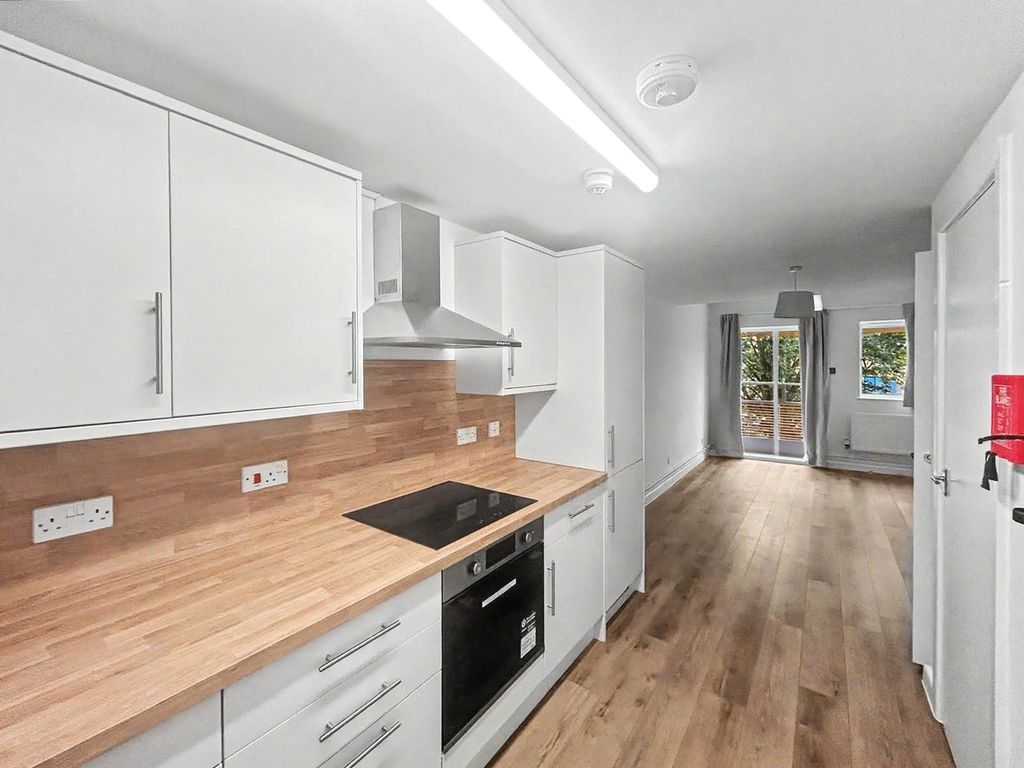 Property photo 2 of 7 Picture No. 28