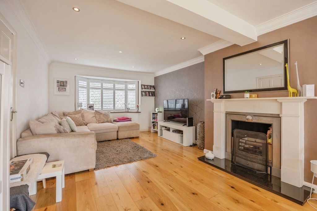 Property photo 3 of 24 Pbox-Img.Jpg