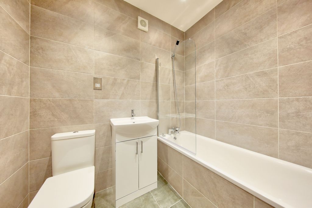 Property photo 3 of 7 6_Chatsworth_Court_Pembroke_Road_Image1_18825_4