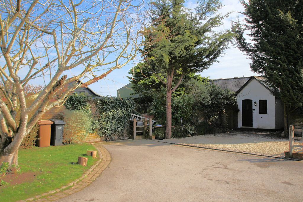 Property photo 1 of 16 Picture No. 01