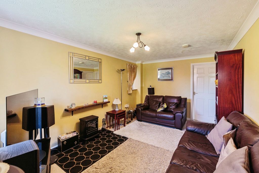 Property photo 2 of 17 Photo