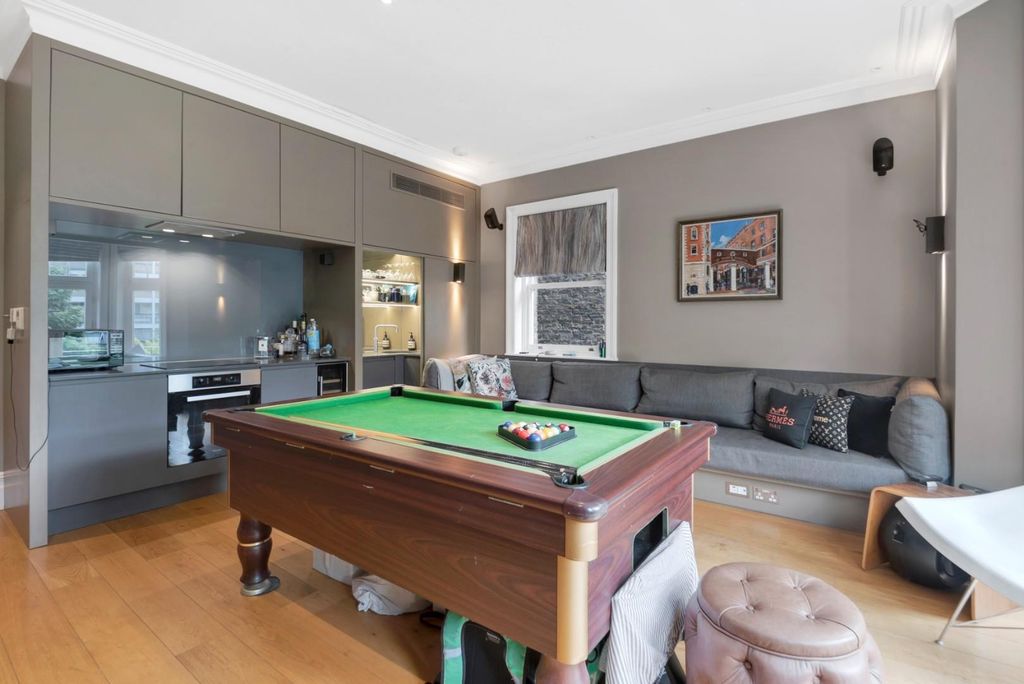Property photo 1 of 6 Reception Reverse