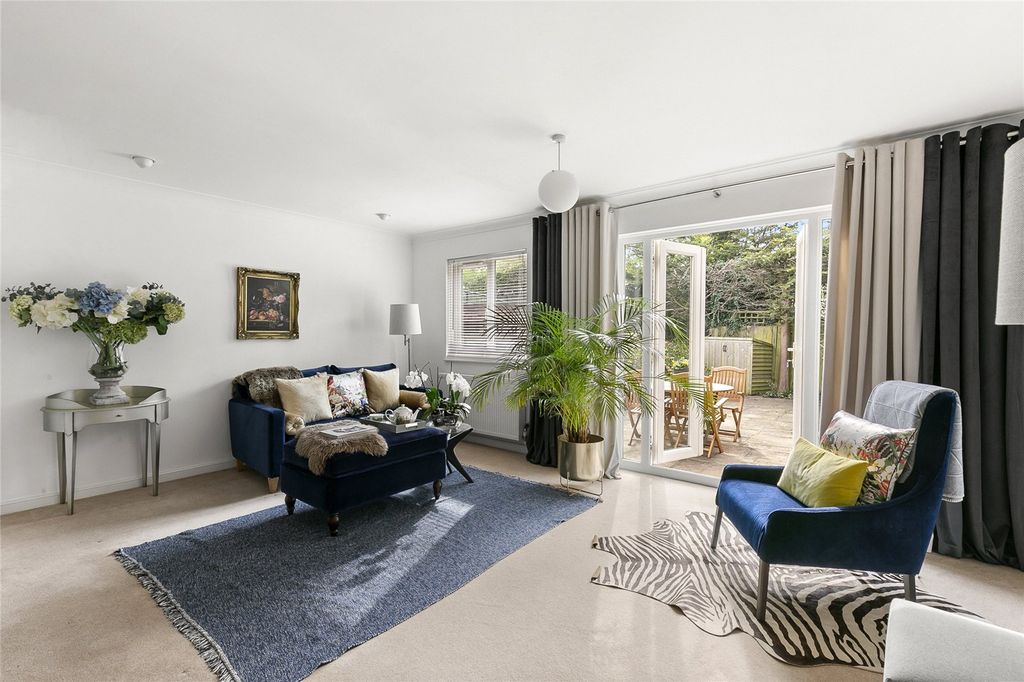 Property photo 2 of 16 Picture No. 17