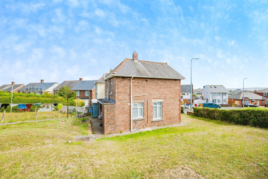 Property photo 2 of 9
