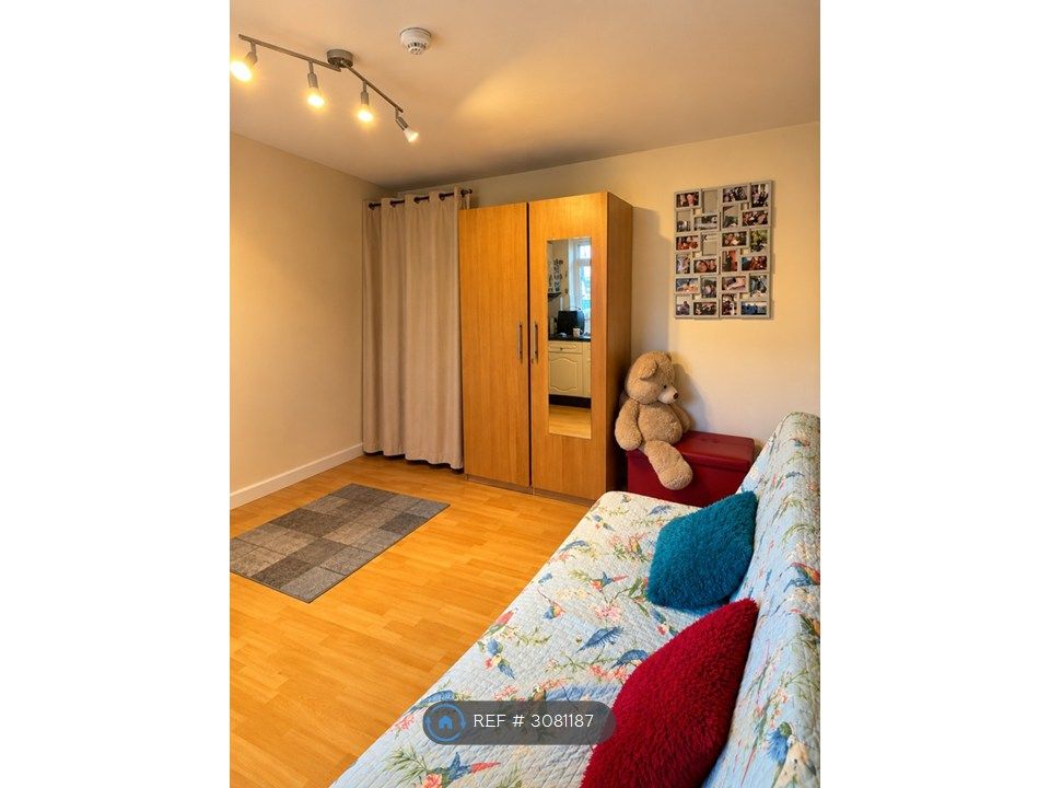 Property photo 2 of 3