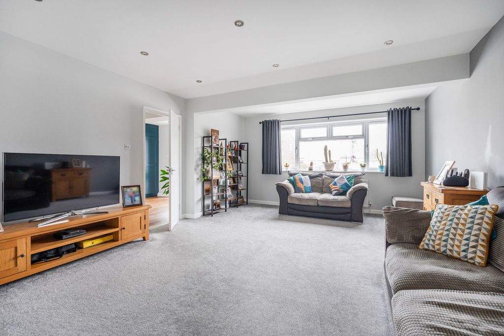 Property photo 3 of 24