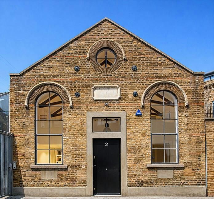 Property photo 1 of 7 Facade 1.Jpg