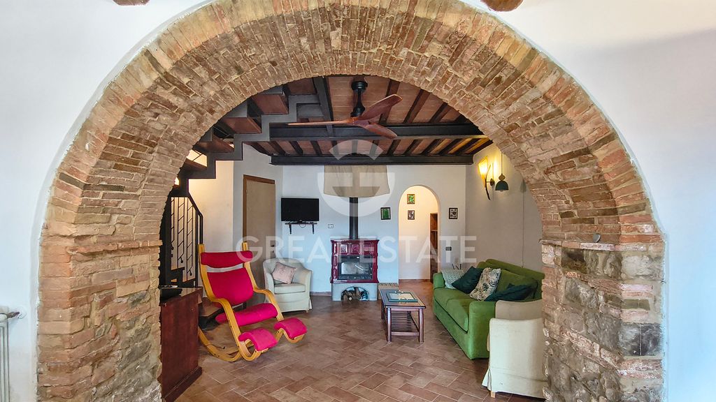 Property photo 2 of 33 Interiors