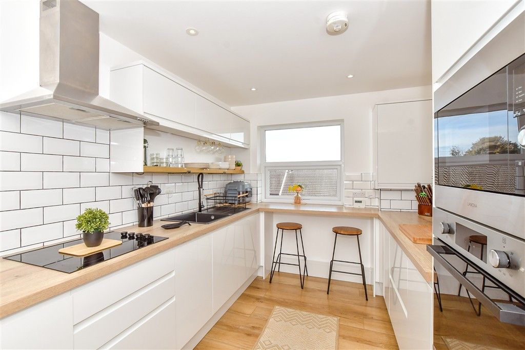 Property photo 2 of 8 Kitchen