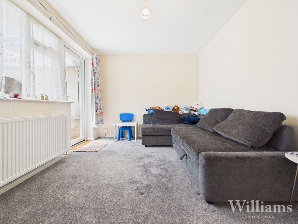 Property photo 3 of 11