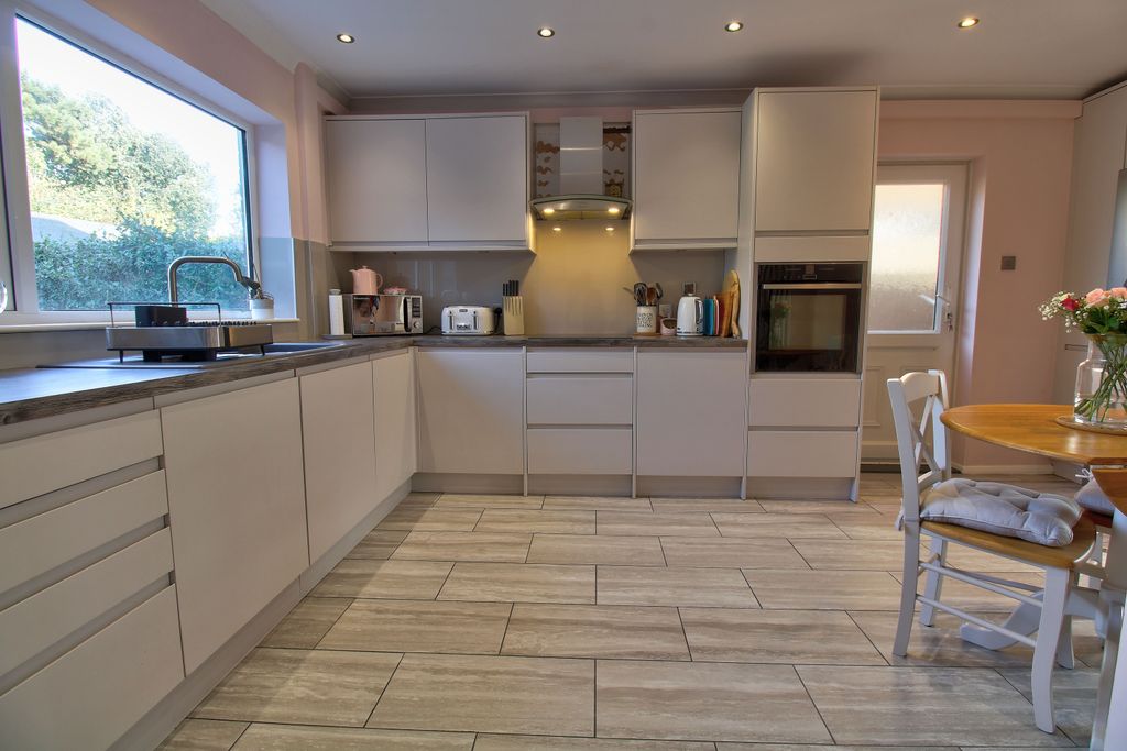 Property photo 2 of 20 A1