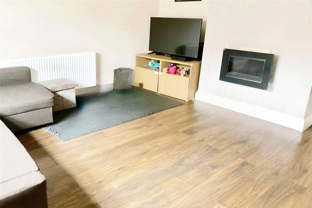 Property photo 3 of 10 Lounge